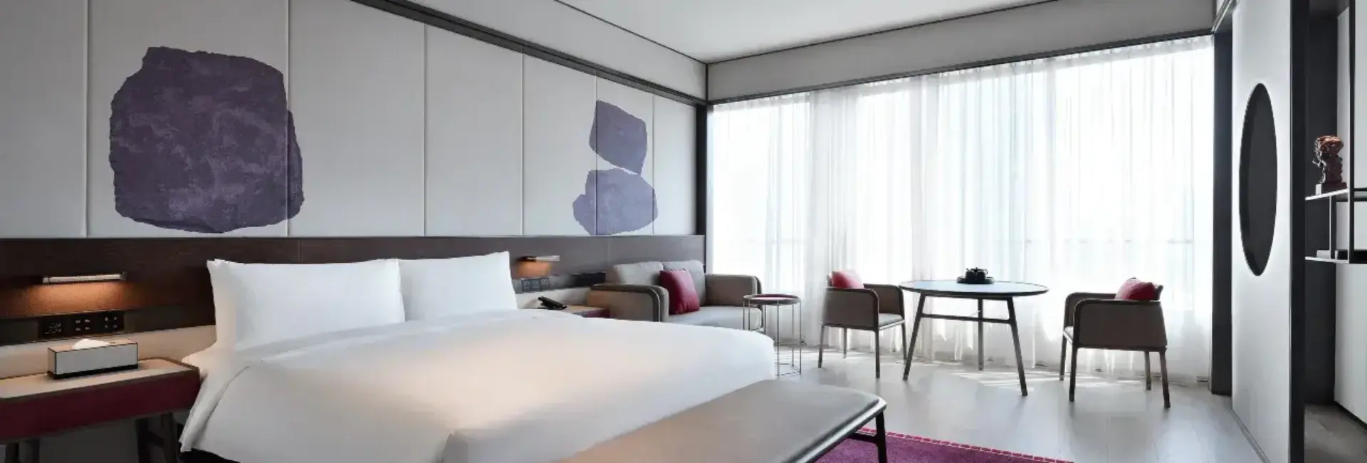 Deluxe Queen Room