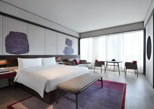 Deluxe Queen Room