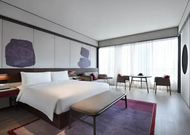 Deluxe Queen Room